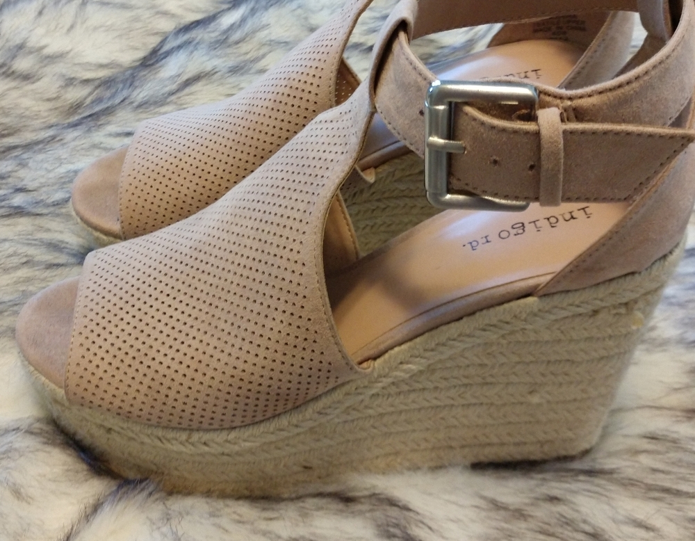 Indigo Rd. Pale pink/nude Suede Wedges